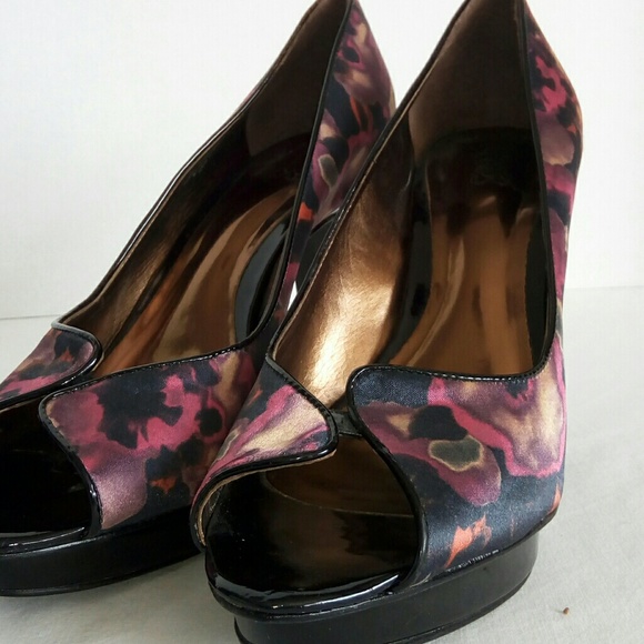 Carlos Santana Shoes - Carlos Santana peep toe floral fabric high heels